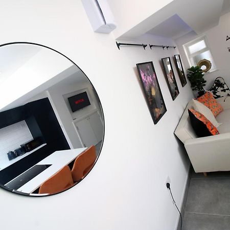New Spacious 2 Bed Getaway - Private Courtyard! - Underfloor Heating Cardiff Eksteriør billede