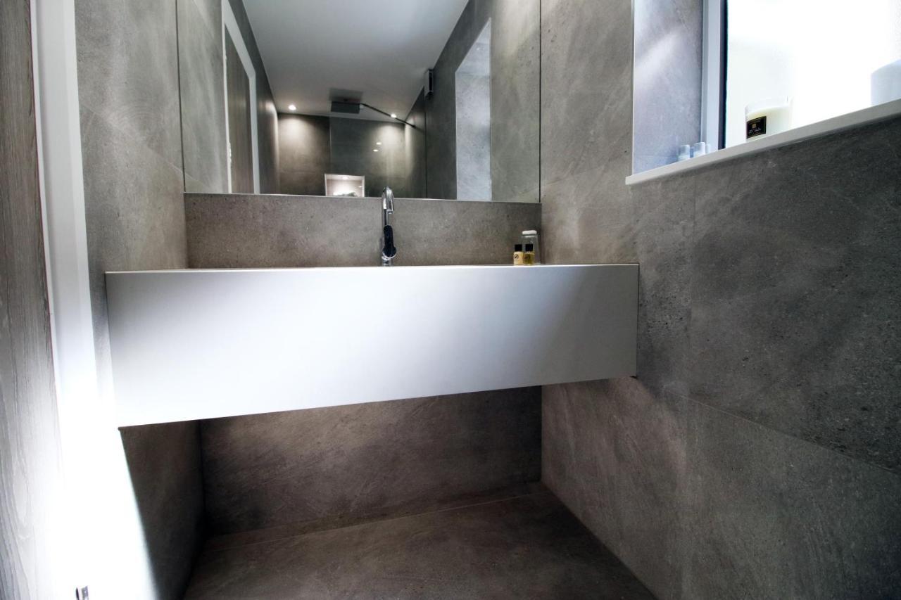 New Spacious 2 Bed Getaway - Private Courtyard! - Underfloor Heating Cardiff Eksteriør billede