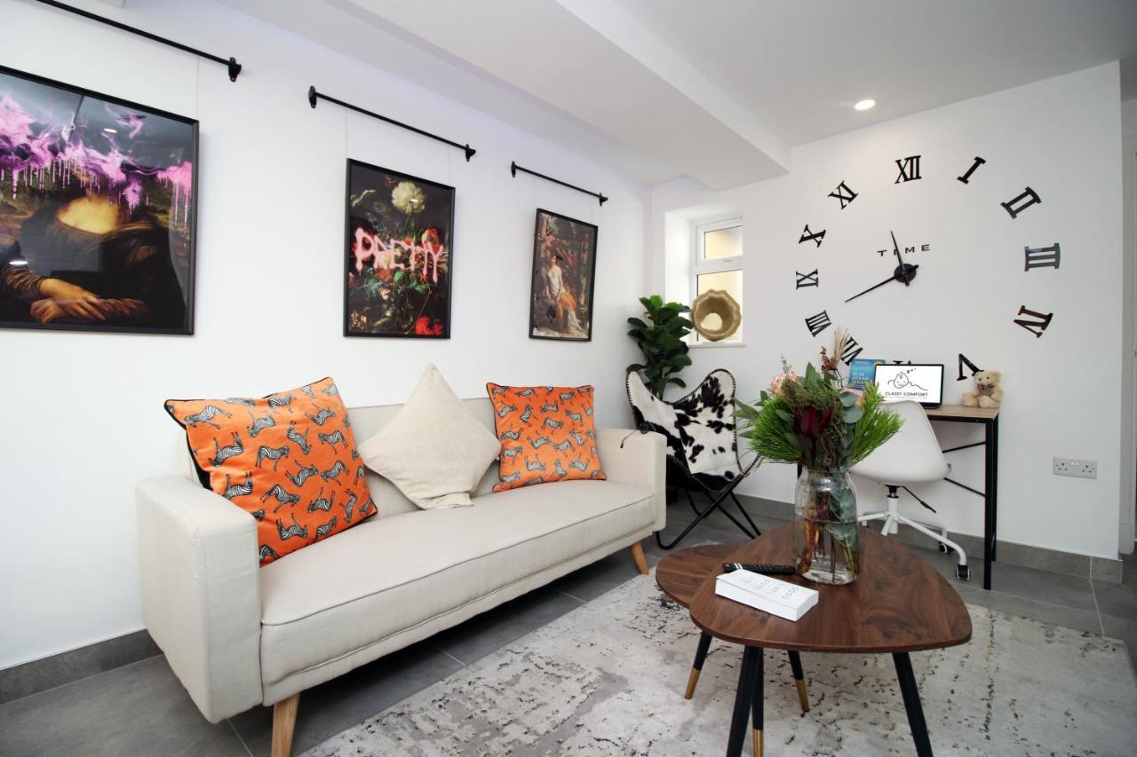 New Spacious 2 Bed Getaway - Private Courtyard! - Underfloor Heating Cardiff Eksteriør billede