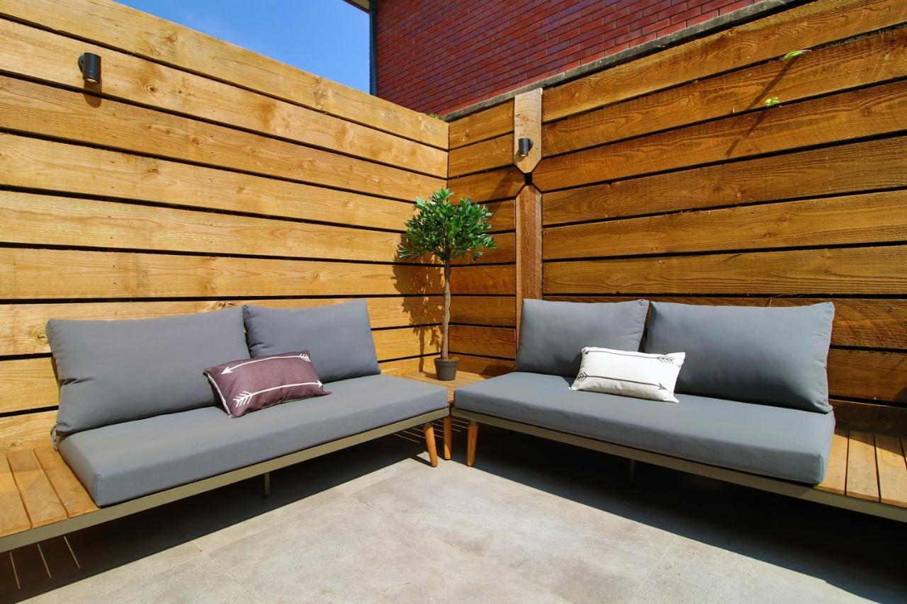 New Spacious 2 Bed Getaway - Private Courtyard! - Underfloor Heating Cardiff Eksteriør billede